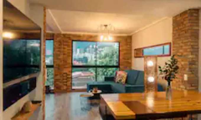 El Tesoro Apartment | Inviting Scenery and Ideal Location for Your Stay