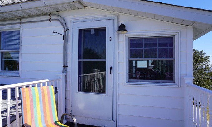 Slaughter Beach Cottage | Scenic Ocean View at Slaughter Beach - Pet Friendly Retreat