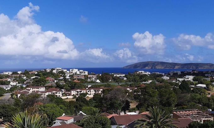 Plettenberg Bay House | Scenic Bay Views with Private Pool and Spa Amenities