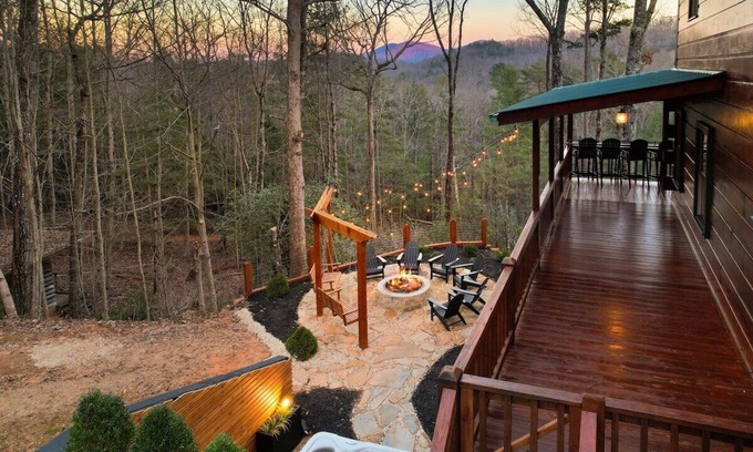 Cherry Log Cabin | Scenic Retreat with Hot Tub, Fire Pit & Game Room Fun