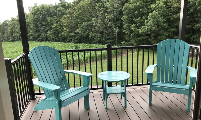 Granville Summit Apartment | Guest Rated 10/10: Breathtaking Views & Family-Friendly Amenities