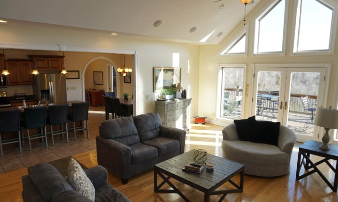 Albany House | Scenic Getaway by Dale Hollow Lake with Spa and Hot Tub