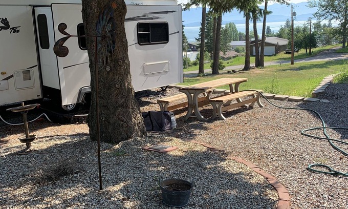 Lakeside House | Scenic Flathead Lake Views from Our Family-Friendly Trailer