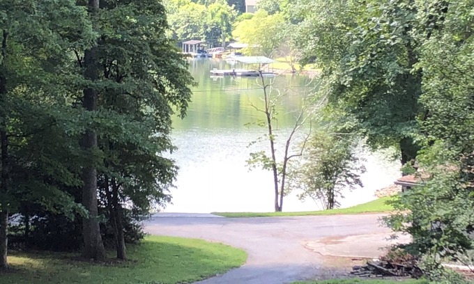 Hiawassee House | Scenic Lake Chatuge Views with Modern Kitchen Amenities