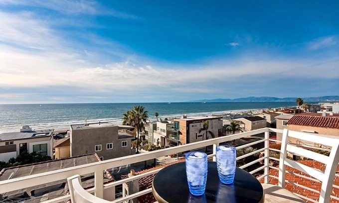 Sand Section Hotel | Oceanfront Bliss at Manhattan Beach - Guest Rated 9.8/10