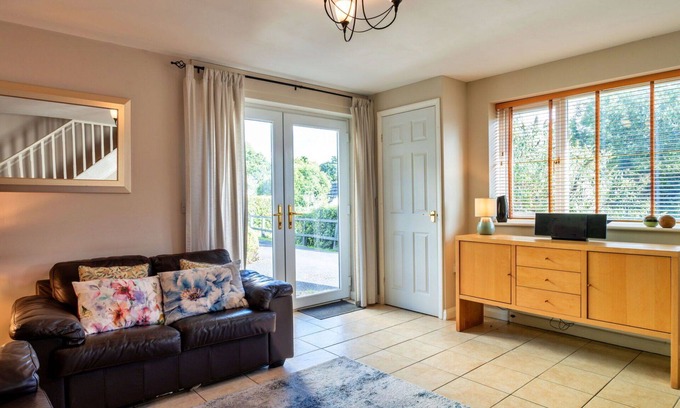 Umberleigh House | Beautiful villa for 4 guests with balcony and pets allowed
