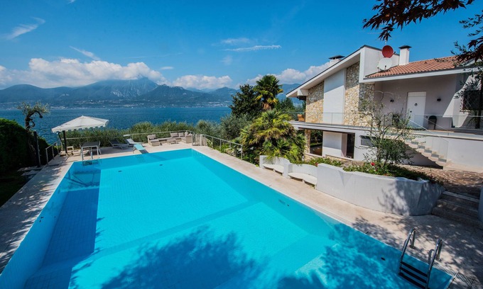 Frader Villa | Beautiful villa with stunning lake view