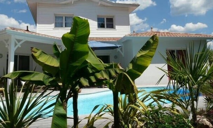 Andernos-les-Bains Hotel | Beautiful villa 180 m2 with swimming pool (Arcachon Bay)