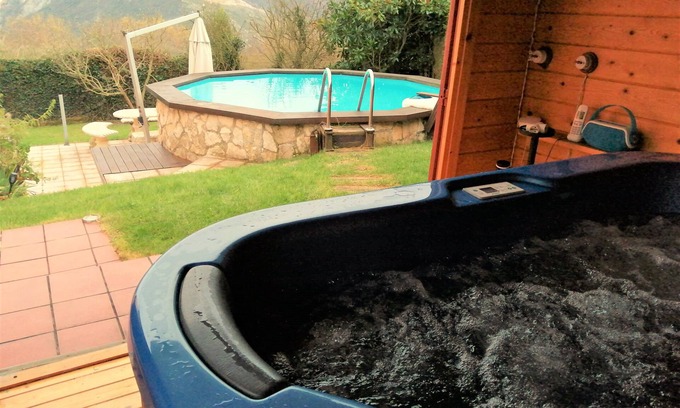 Valdemora Villa | Idyllic Villa Near Oviedo with Hot Tub and Scenic Garden