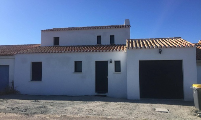 La Gueriniere House | Idyllic Villa by the Sea with Pool and Ocean Views