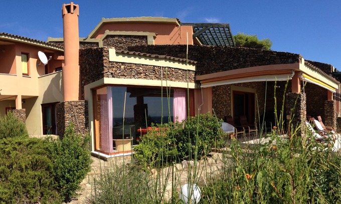 Porto Sa Ruxi Villa | Cozy Villa by the Sea: Guest Rated 9.8 with Ocean View