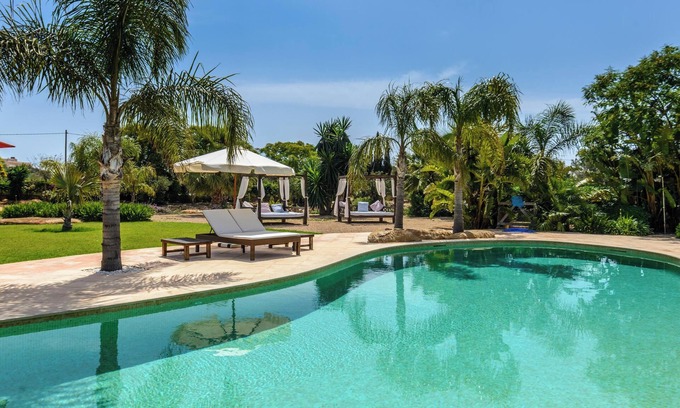 Es Canar Villa | Elegant Villa Can Cosmi: Pool, Garden & Ocean Views Await