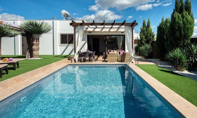 Ibiza Town Villa | Beautiful Villa Near Ibiza Beach with Private Pool & Spa