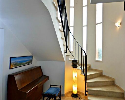 Sant Pere Pescador House | Elegant Villa with Pool and Pet-Friendly Amenities