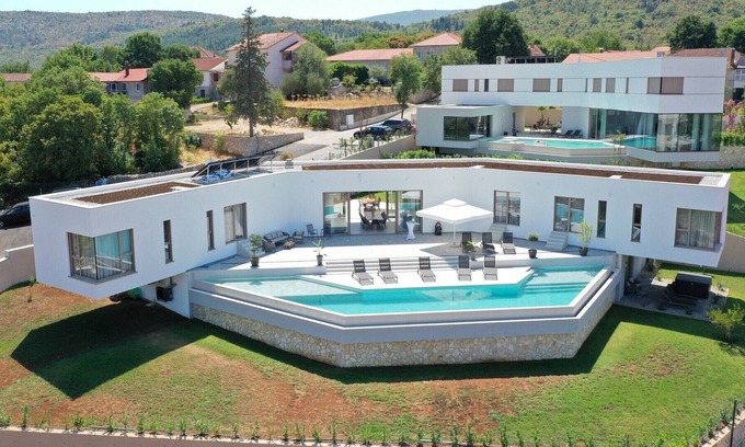 Zmijavci Villa | Beautiful Villa Estate di Pasqual 1