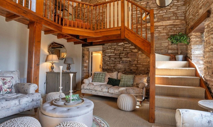 Buxton House | Beautiful villa for 12 people with WIFI and pets allowed