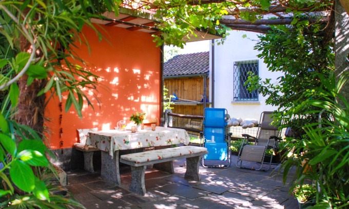 Gordola House | Cozy Villa for 3 with WIFI, Patio, and Pet-Friendly Stay