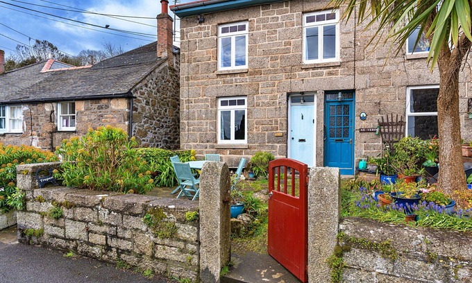 Mousehole House | Beautiful villa for 3 people with WIFI and TV