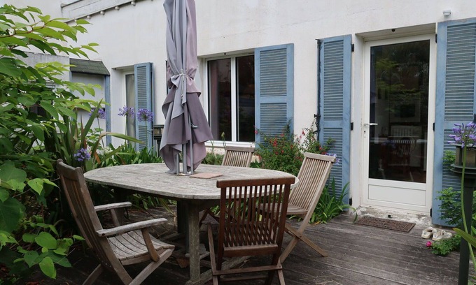 Finistere House | Cozy Villa for 4 with Ocean View, WiFi & Terrace