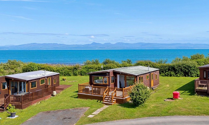 Rhyd-y-clafdy House | Beautiful villa for 4 people with WIFI and pets allowed