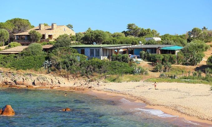 Costa Corallina House | Exceptional Oceanfront Villa for 6 with TV and Patio