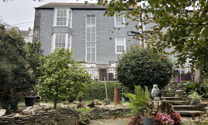 Mevagissey House | Private Villa for 14 with Ocean View and Relaxing Terrace