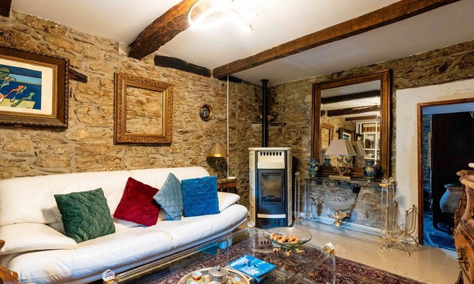 Ville San Pietro House | Beautiful villa for 6 guests with A/C, WIFI, pets allowed, panoramic view and parking