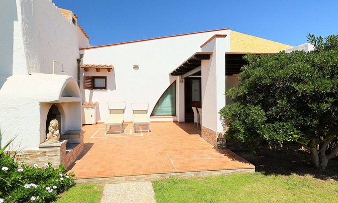 Villaggio delle Mimose House | Spacious Villa for 9 with WIFI, A/C, Terrace & Parking