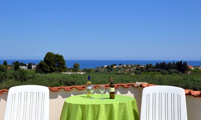 Balestrate Villa | Scenic Villa Francesca: Ocean Views & Pet-Friendly Stay