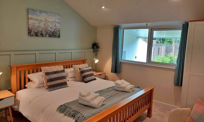 Liverton House | Beautiful villa for 2 people with hot tub, WIFI