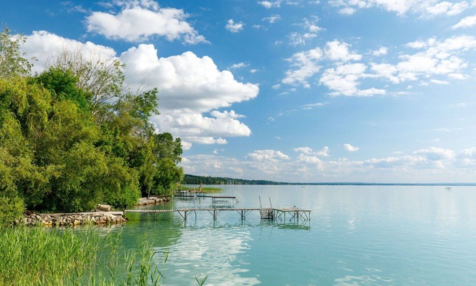 Balatonakarattya House | Inviting Villa for 10 with Lake View, A/C & Free Parking