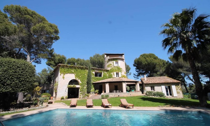 Cannes House | Idyllic Villa with Pool in the Heights of Cannes