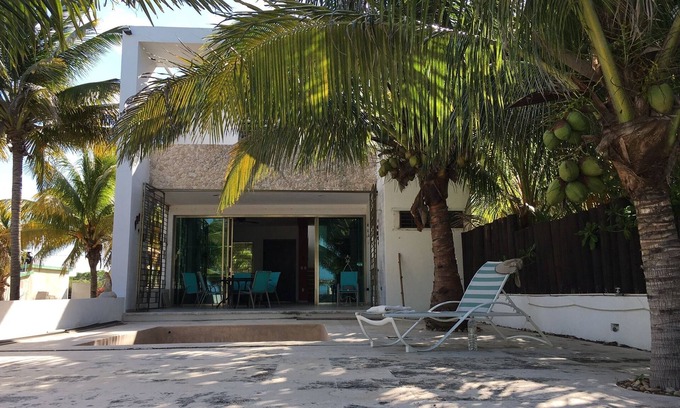 Telchac Puerto House | Beautiful Villa on the beach with swimming pool. 3 Bedrooms and 3 Bathrooms.