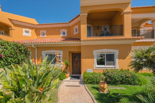 Funchal Villa | Serene Villa on Boavista Golf Resort with Spa & Pool Access