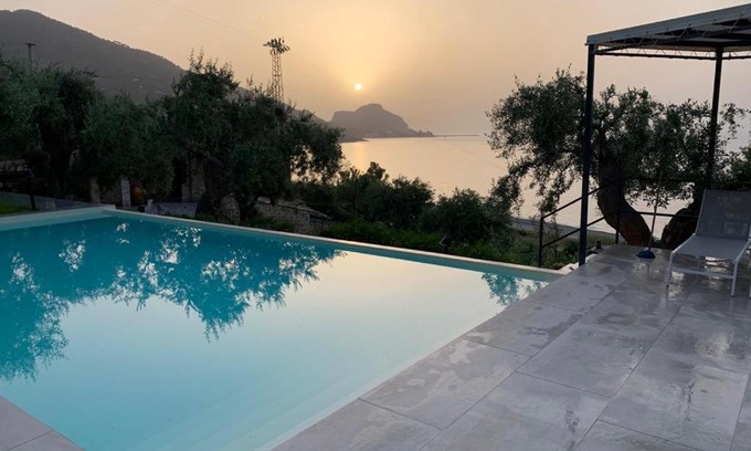 Sant'Ambrogio Villa | Seaside Villa with Pool and Ocean View for Your Stay