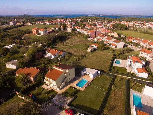Valbandon Villa | Idyllic Villa Rampic with Private Pool Steps from the Beach