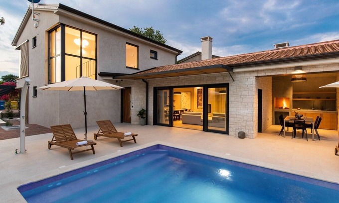 Kadumi Villa | Inviting Villa Ursaria with Pool, Jacuzzi & Spa Retreat
