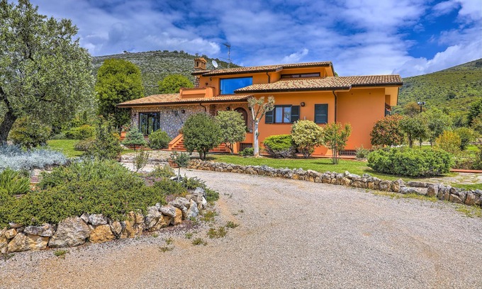 Fondi Villa | Idyllic Villa with Pool, Private Park & 10/10 Guest Rating