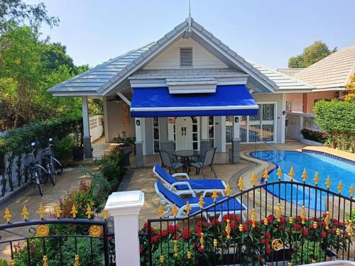 Cha-am Villa | Inviting Villa with Private Pool in Cha-Am for Relaxation