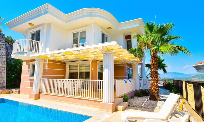 Sarigerme Villa | Idyllic Villa with Private Pool & Ocean Views Near Sarigerme