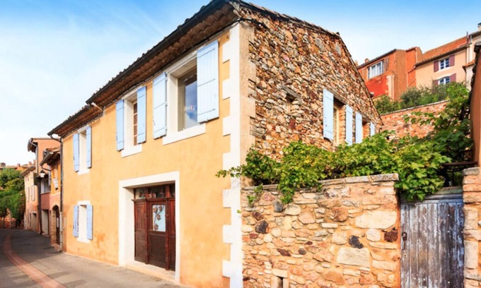 Roussillon House | Idyllic Village House in Roussillon with Private Pool & Views