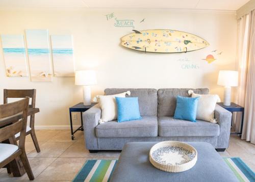 Waikiki Apartment | Beautiful Waikiki Banyan Mountain View Condo with Full Kitchen, Ample Sleeping and Free Parking (21207)