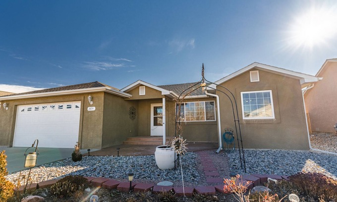 Canon City House | Inviting 3-Bed Home with Breakfast and Family Amenities