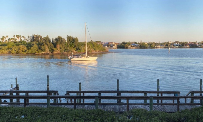 New Smyrna Beach Condo | Waterfront Condo Retreat with Spa & Dolphin Views