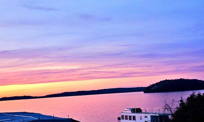 Gores Landing House | Serene Waterfront Retreat Just 1 Hour from Toronto