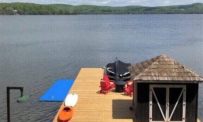 Lake of Bays Cottage | Tranquil Waterfront Cottage with Spa & Lake View Awaits