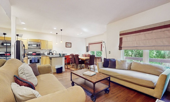 Basalt Condo | Waterfront Condo with Updated Interior & Cozy Gas Fireplace
