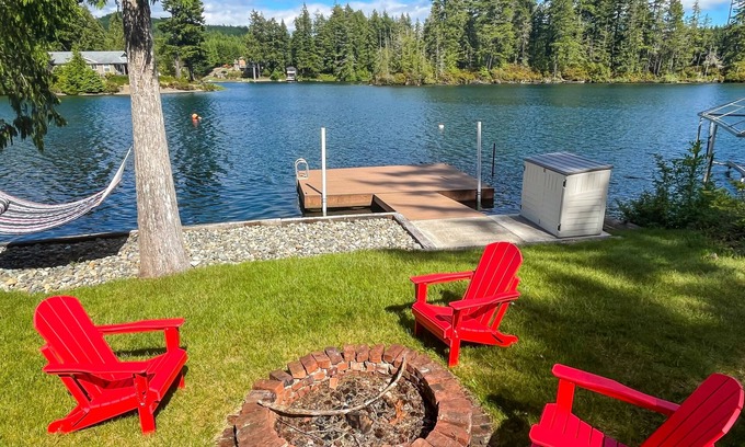 Shelton House | Idyllic Waterfront Escape with Kayaks and Scenic Lake Access