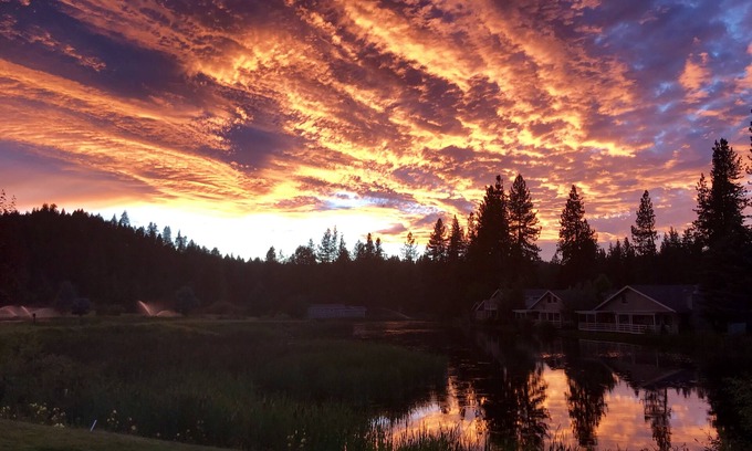 Plumas Eureka Estates House | Elegant Waterfront Townhome at Plumas Pines Golf Course