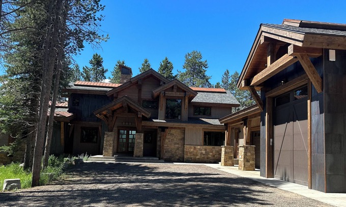 Island Park Cabin | Idyllic Waterfront Cabin on Bill's Island with Hot Tub